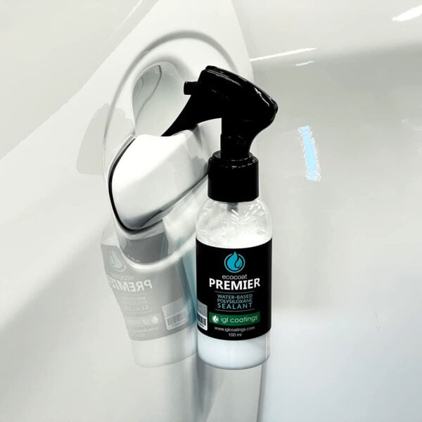 Az IGL ecocoat PREMIER kerámiaspray akár hat hónapig is megőrzi autója ragyogó állapotát.